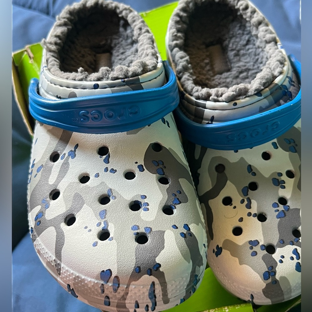 Winter Crocs grey camo